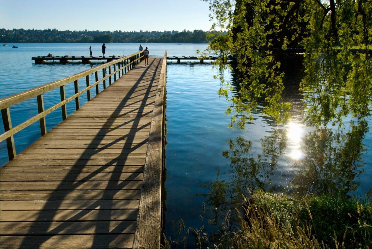 Green Lake 1St Line Home A With Central Air Conditioners Seattle Buitenkant foto