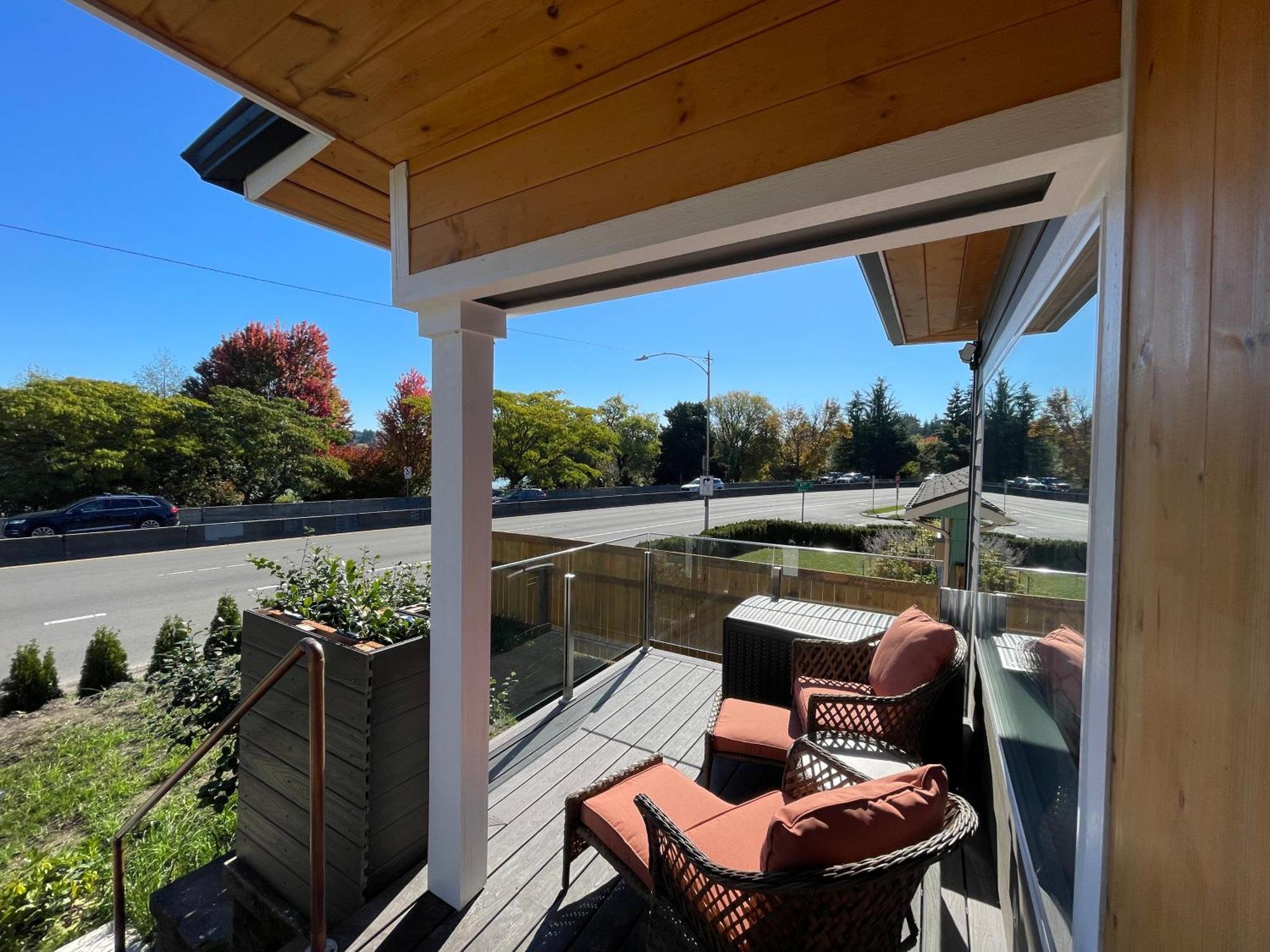 Green Lake 1St Line Home A With Central Air Conditioners Seattle Buitenkant foto